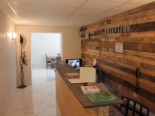 Hôtel restaurant Le Bastier : séjour champêtre au cœur du parc animalier de Ginasservis